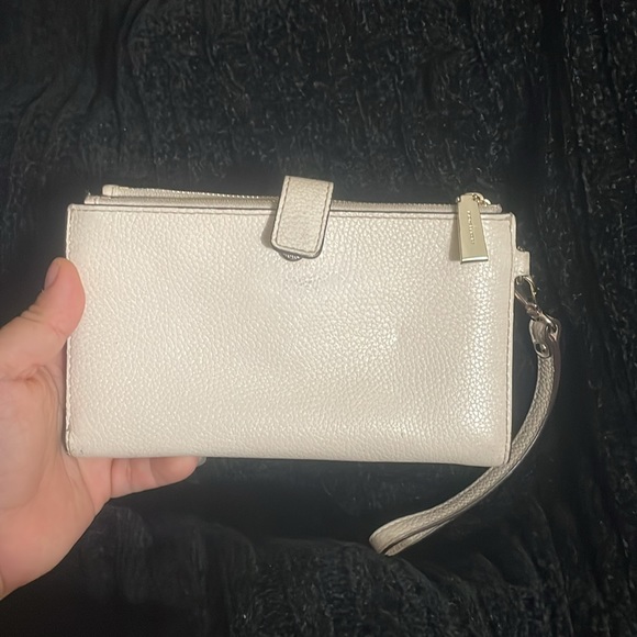 Michael Kors wristlet wallet - Picture 3 of 5